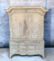 18th century Swedish Baroc cabinet 